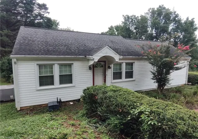 2nd image of 1125 Jonestown Rd, Winston Salem, NC 27103 | MLS# 1230861