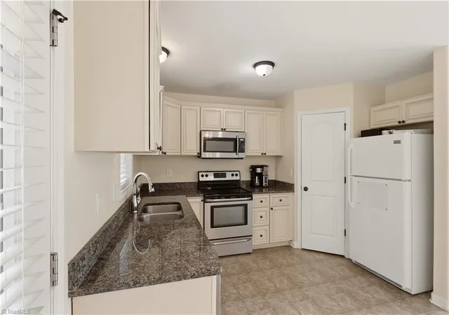 Photo 4 of Sale Pending at 3073 Trotter Rd, Asheboro, NC 27205 | MLS# 1227611 | Listing updated on 2026-09-13