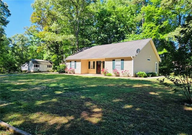 Photo 2 of Single family home for sale at 246 Eaglewood Ln, Winston Salem, NC 27127 | MLS# 1218454 | Listing updated on 2026-09-14