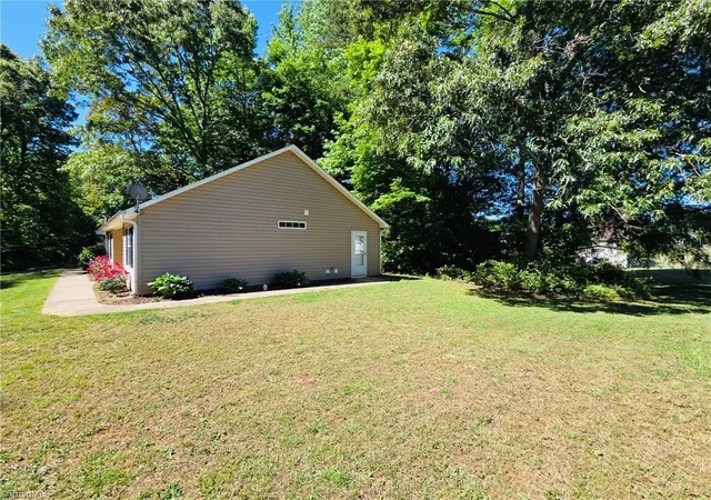 Photo 3 of Single family home for sale at 246 Eaglewood Ln, Winston Salem, NC 27127 | MLS# 1218454 | Listing updated on 2026-09-14