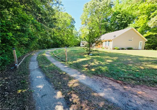 Photo 4 of Single family home for sale at 246 Eaglewood Ln, Winston Salem, NC 27127 | MLS# 1218454 | Listing updated on 2026-09-14
