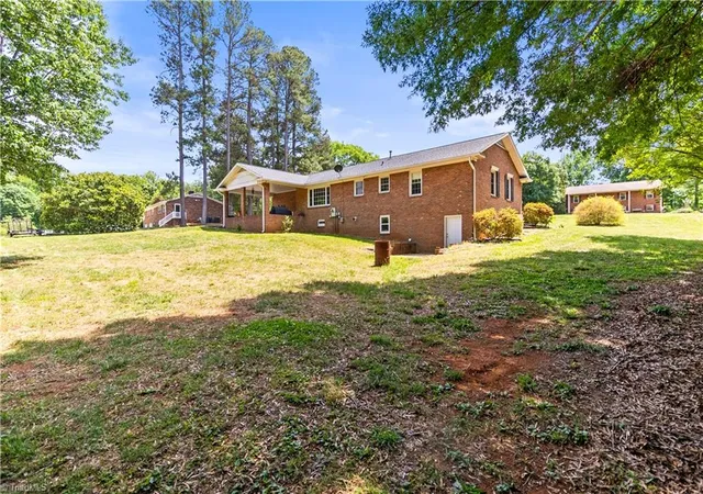 4th image of 139 Woodhaven Ln, Mocksville, NC 27028 | MLS# 1219055