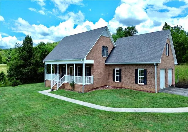 Homes for sale in Ronda, NC | 198 Captain Day Rd, Ronda, NC 28670 | MLS# 1226113
