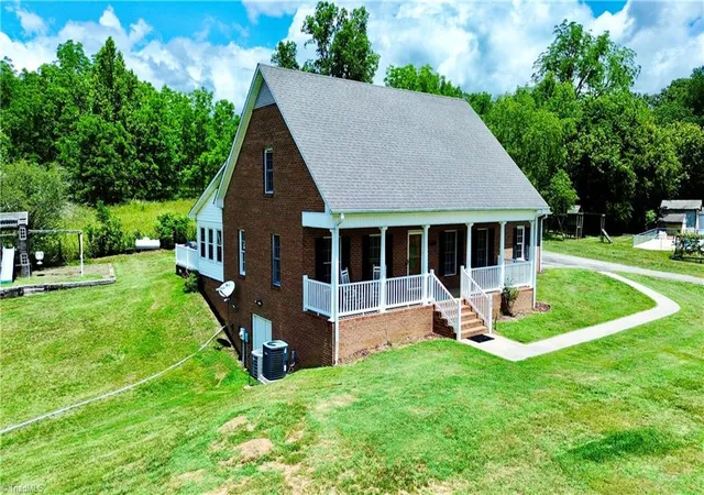 Homes for sale in Ronda, NC | 198 Captain Day Rd, Ronda, NC 28670 | MLS# 1226113