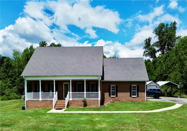 Homes for sale in Ronda, NC | 198 Captain Day Rd, Ronda, NC 28670 | MLS# 1226113