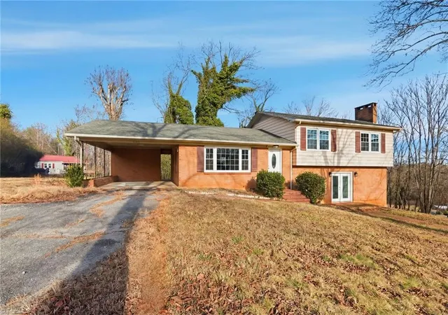 Photo 1 of Single family home for sale at 1625 Brushy Mountain Rd, Wilkesboro, NC 28697 | MLS# 1206857 | Listing updated on 2026-08-01