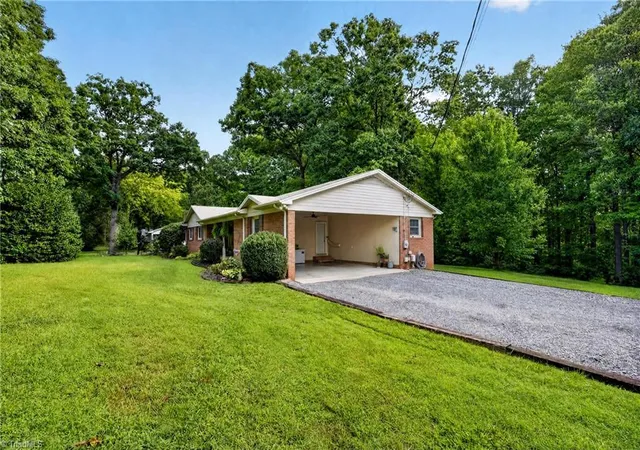 4th image of 1949 Brook Dr, Asheboro, NC 27205 | MLS# 1233146