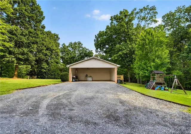 5th image of 1949 Brook Dr, Asheboro, NC 27205 | MLS# 1233146