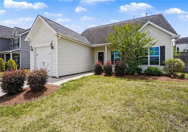 Homes for sale in Burlington, NC | 634 Meadowtop Cir, Burlington, NC 27217 | MLS# 1222876
