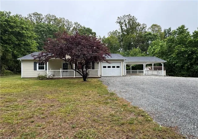 Homes for sale in Tobaccoville, NC | 6126 Ridge Rd, Tobaccoville, NC 27050 | MLS# 1221895