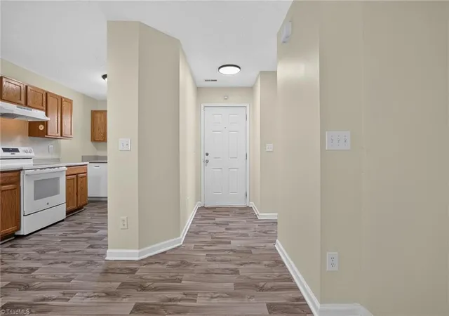 Photo 3 of Sale Pending at 461 Bedford Knoll Dr, Winston Salem, NC 27107 | MLS# 1231333 | Listing updated on 2026-09-08