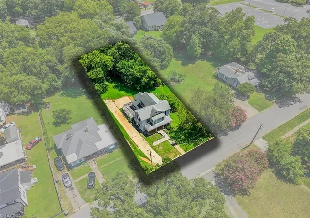 Photo 3 of Single family home for sale at 506 Moir St, Eden, NC 27288 | MLS# 1227613 | Listing updated on 2026-09-15