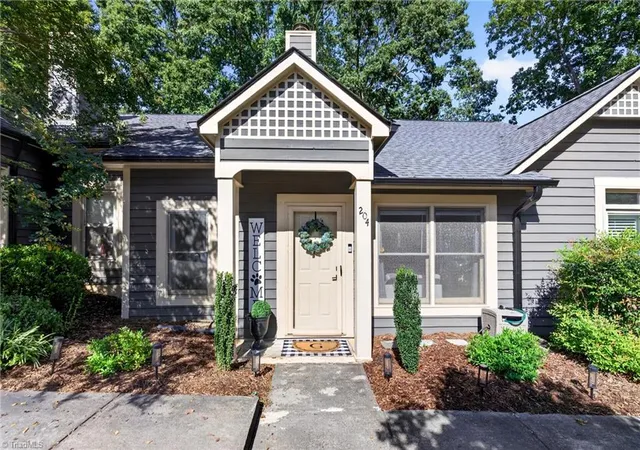 Photo 4 of Sale Pending at 204 Tabor View Ln, Winston Salem, NC 27106 | MLS# 1231846 | Listing updated on 2026-10-09