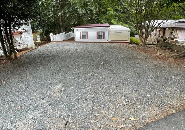 Homes for sale in New London, NC | 105 Marina Ln, New London, NC 28127 | MLS# 1186411