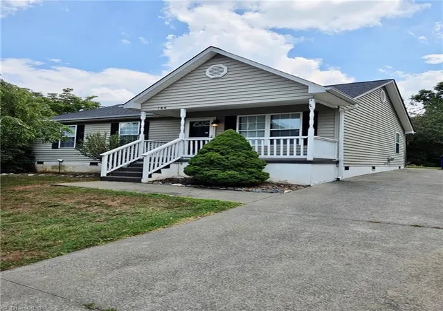 Photo 1 of Single family home for sale at 180 Davidson Ave, Winston Salem, NC 27127 | MLS# 1226959 | Listing updated on 2026-09-17
