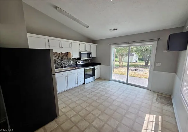 Photo 3 of Single family home for sale at 180 Davidson Ave, Winston Salem, NC 27127 | MLS# 1226959 | Listing updated on 2026-09-17