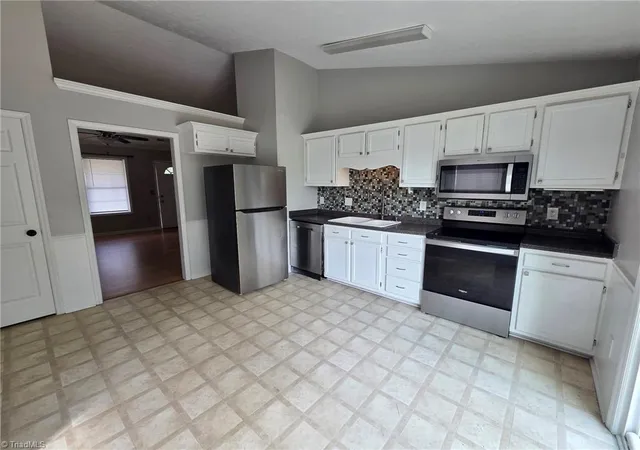Photo 4 of Single family home for sale at 180 Davidson Ave, Winston Salem, NC 27127 | MLS# 1226959 | Listing updated on 2026-09-17