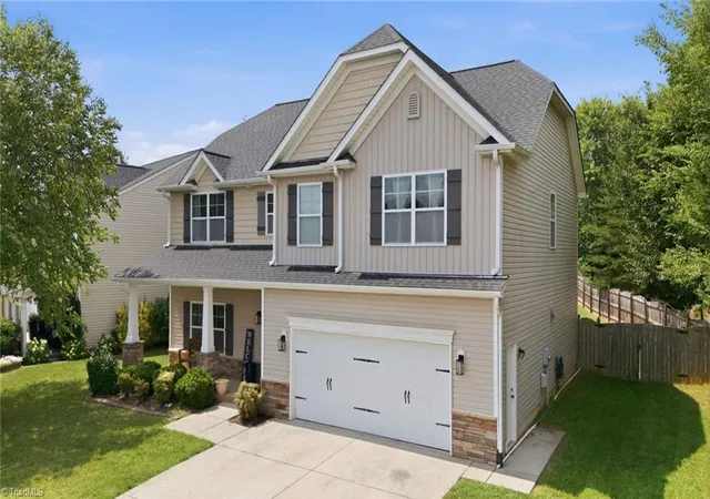 Photo 2 of Single family home for sale at 218 Penry Ln, Clemmons, NC 27012 | MLS# 1226604 | Listing updated on 2026-08-28
