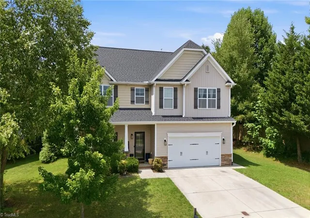 Photo 3 of Single family home for sale at 218 Penry Ln, Clemmons, NC 27012 | MLS# 1226604 | Listing updated on 2026-08-28
