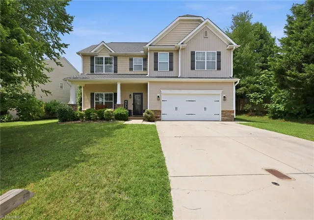 Photo 3 of Single family home for sale at 218 Penry Ln, Clemmons, NC 27012 | MLS# 1226604 | Listing updated on 2026-08-28