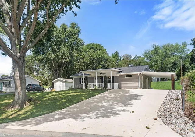 2nd image of 114 Cedardale Ln, King, NC 27021 | MLS# 1230873