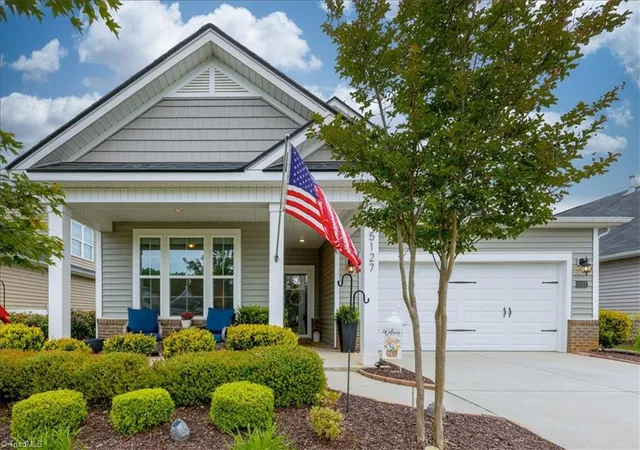 Photo 2 of Single family home for sale at 5127 Garnet Hl Dr, Clemmons, NC 27012 | MLS# 1226214 | Listing updated on 2026-10-05