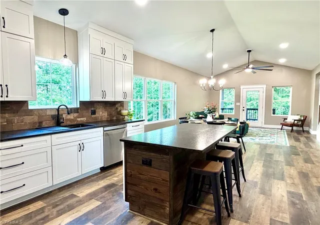 Photo 4 of Sale Pending at 128 Arrowood Ln, Harmony, NC 28634 | MLS# 1222224 | Listing updated on 2026-09-11