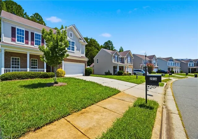 2nd image of 2016 Heron Pointe Dr, Whitsett, NC 27377 | MLS# 1229952