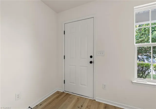 5th image of 3864 Foliage Dr, Winston Salem, NC 27101 | MLS# 1225954