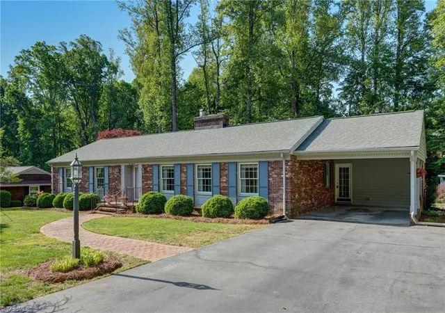Homes for sale in Reidsville, NC | 1019 Sherwood Dr, Reidsville, NC 27320 | MLS# 1217564