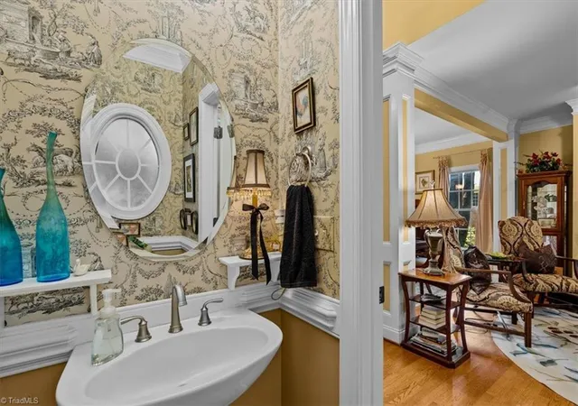 3rd image of 4 Windsor Castle Ct, Greensboro, NC 27408 | MLS# 1231686