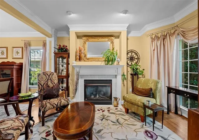 5th image of 4 Windsor Castle Ct, Greensboro, NC 27408 | MLS# 1231686