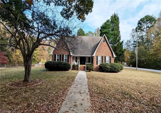 Photo 2 of Single family home for sale at 222 Shallowbrook Dr, Advance, NC 27006 | MLS# 1227846 | Listing updated on 2026-09-20