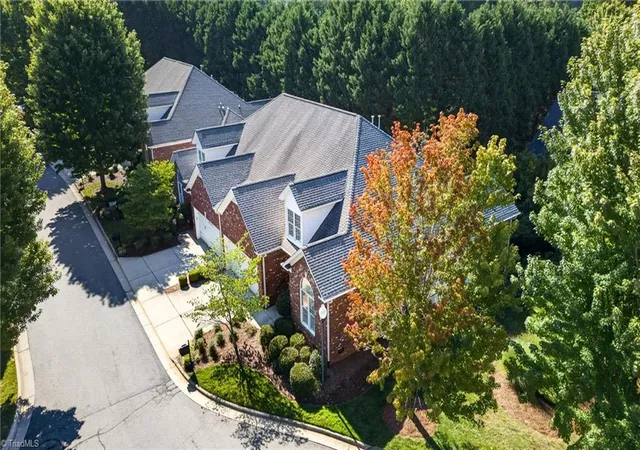Photo 3 of Single family home for sale at 6 Jacobs Way, Greensboro, NC 27455 | MLS# 1227413 | Listing updated on 2026-09-19