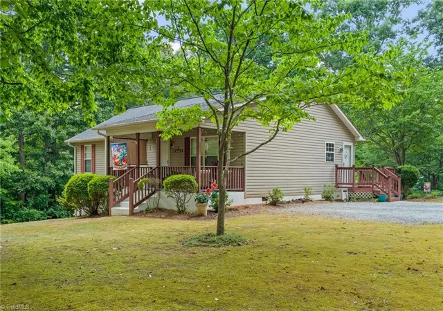 Photo 4 of Single family home for sale at 143 Shimmer Dr, Lexington, NC 27292 | MLS# 1223912 | Listing updated on 2026-09-03