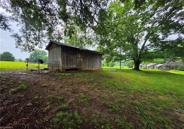 Photo 3 of Single family home for sale at 4606 Wards Gap Rd, Cana, VA 24317 | MLS# 1234054 | Listing updated on 2026-09-08