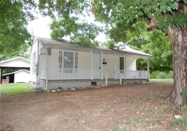 1st image of 156 S Snider St, Denton, NC 27239 | MLS# 1228923