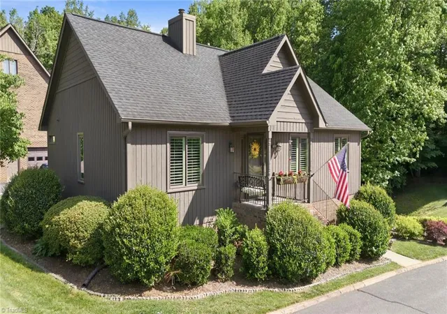 3rd image of 601 Ridgehaven Dr, Winston Salem, NC 27104 | MLS# 1218418
