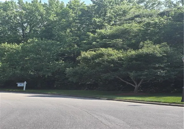 10th image of 1211 Sturbridge Ave, High Point, NC 27262 | MLS# 1228730