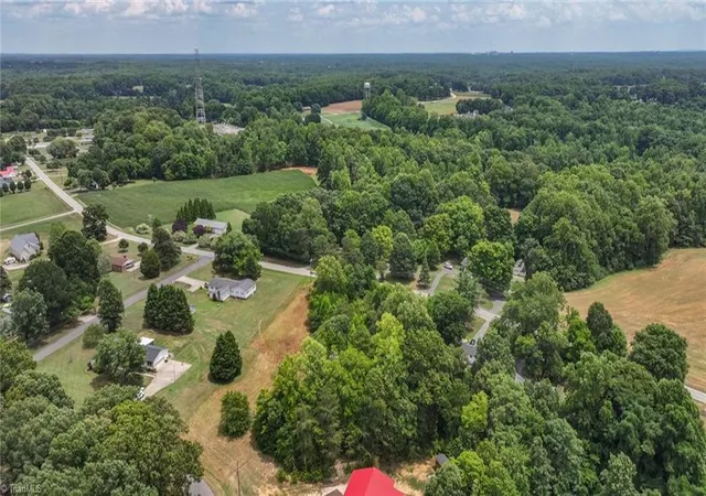 Photo 4 of Sale Pending at 1859 Georgetown Rd, Kernersville, NC 27284 | MLS# 1228045 | Listing updated on 2026-09-20