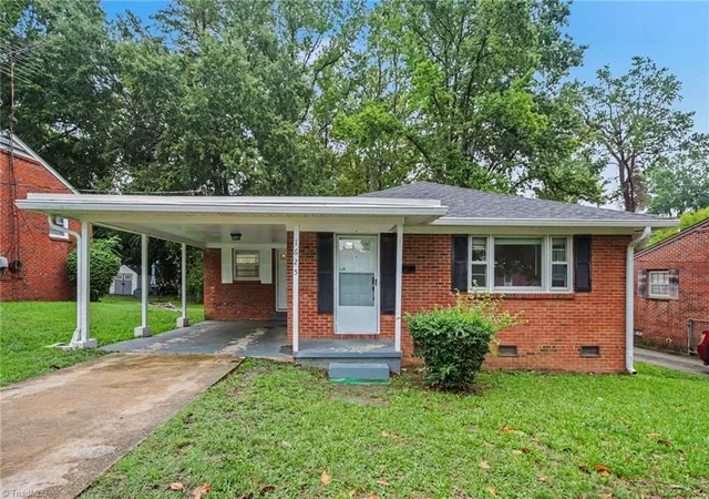 Photo 1 of Single family home for sale at 1625 Pichard St, Greensboro, NC 27401 | MLS# 1229097 | Listing updated on 2026-08-20