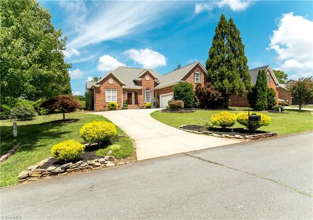 Photo 4 of Single family home for sale at 4617 Kellys Trl, Winston Salem, NC 27101 | MLS# 1227489 | Listing updated on 2026-08-30