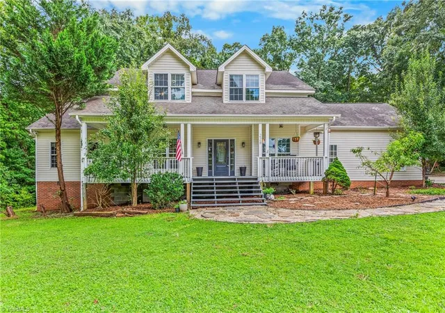 Photo 2 of Single family home for sale at 228 Blue Bird Ln, Mocksville, NC 27028 | MLS# 1233325 | Listing updated on 2026-10-06