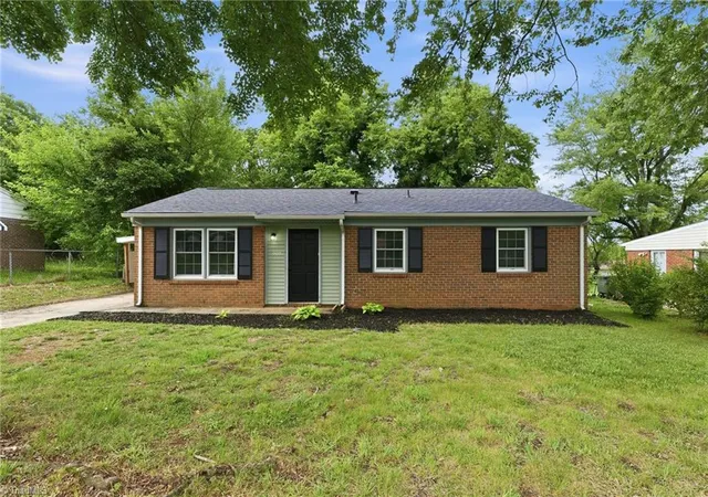 Homes for sale in Greensboro, NC | 908 Ashe St, Greensboro, NC 27406 | MLS# 1222157