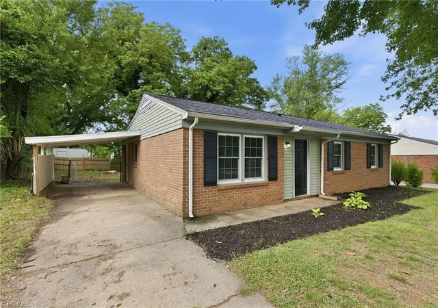 3rd image of 908 Ashe St, Greensboro, NC 27406 | MLS# 1222157