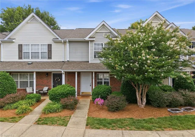 1st image of 29 Tannenbaum Cir, Greensboro, NC 27410 | MLS# 1224371