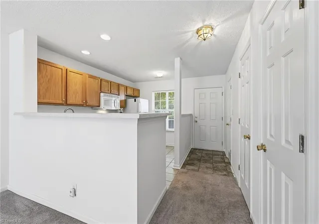 3rd image of 29 Tannenbaum Cir, Greensboro, NC 27410 | MLS# 1224371