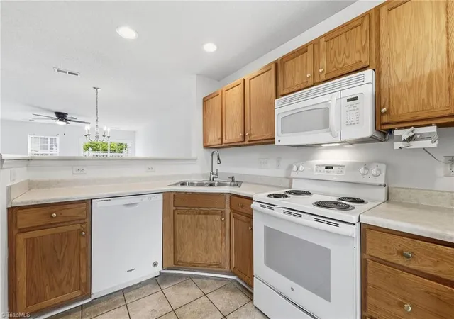 5th image of 29 Tannenbaum Cir, Greensboro, NC 27410 | MLS# 1224371