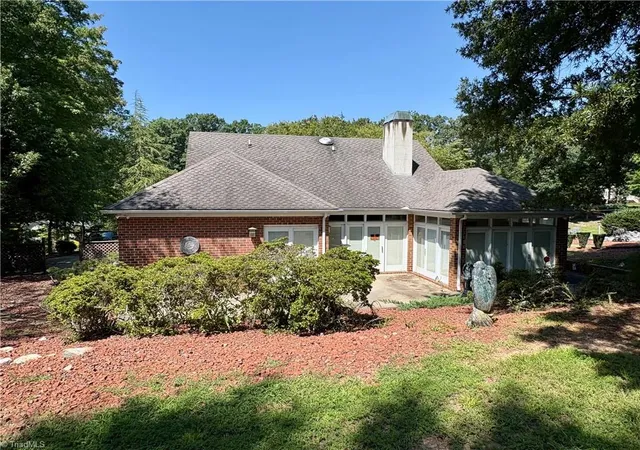 Photo 3 of Single family home for sale at 1401 Plantation Cir, Asheboro, NC 27205 | MLS# 1233294 | Listing updated on 2026-09-10