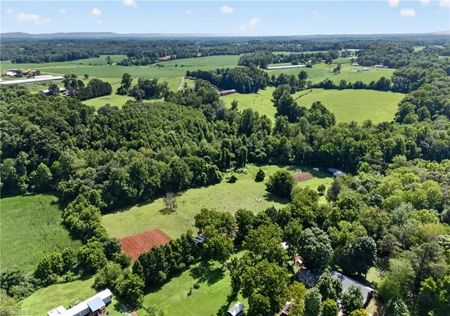 3rd image of 138 Eagle Valley Trl, Dobson, NC 27017 | MLS# 1227618